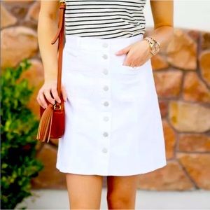 Madewell white denim skirt with the buttons in the front size 24
